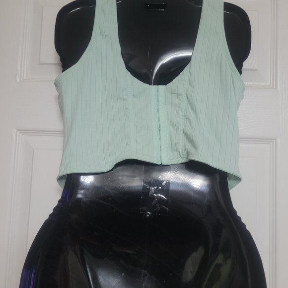 No Boundaries Mint Green Crop Top - Picture 2 of 5